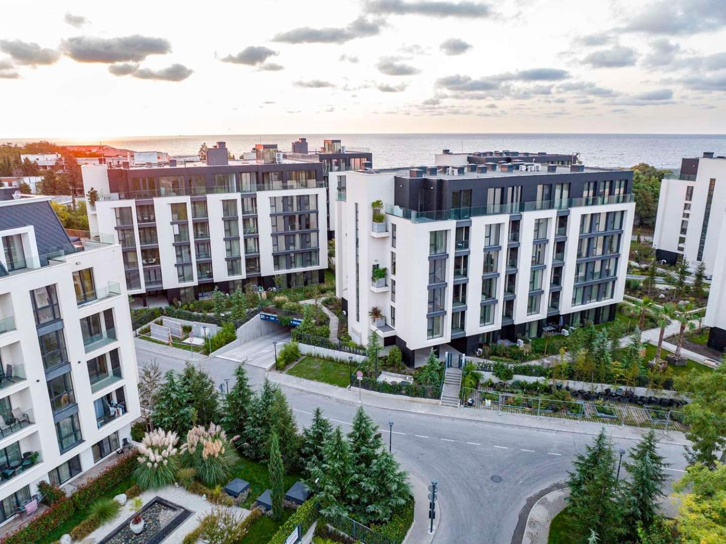 Sea Flats With Parking And Pool In Azur Residence Sf. Constantin și Elena Exterior foto